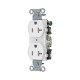 CONTACTO DÚPLEX 20 A, 125 V,  2 POLOS, 3 HILOS, CABLEADO POSTERIOR Y  LATERAL, COLOR BLANCO (NEMA 5-20R).